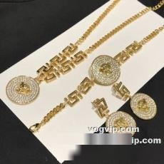 2022秋冬 日本未入荷モデル ヴェルサーチ VERSACE ネックレス ペンダントトップ ブランドコピー