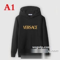 大人の個性を 2022秋冬 ヴェルサーチ VERSACEブランド 偽物 通販 パーカー 秋の定番 5色可選 パーカー 裹毛あり 長袖 フード付き リラックスウェア トレーナー