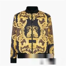 2023秋冬 もっとも高い人気を誇る  ヴェルサーチコピー ブランド VERSACE ブルゾン 防風性にも優れた