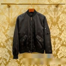 スーパーコピーブランド ドルチェ＆ガッバーナ Dolce&Gabbana 変わらない人気を誇る 2023秋冬 ジャケット ブルゾン 軽量ジャケット