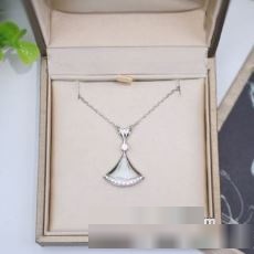 芸能人に愛用者続出 2022秋冬 ブルガリ BVLGARI ネックレス ペンダントトップ ブランド 偽物 通販 2色可選 ポイントセール