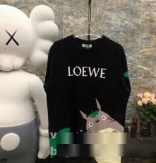 芸能人に愛用者続出 2022 ロエベ LOEWEブランドコピー 半袖Tシャツ 2色可選 スタイリッシュな印象