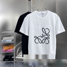 人気雑誌掲載 ロエベ LOEWE ブランドコピー専門店 2023新款 お洒落に魅せる 半袖Tシャツ 2色可選