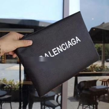 早くも完売している バレンシアガコピー 抜群な楽チン感ある大定番 2022 ビジネスケース BALENCIAGAコピー   