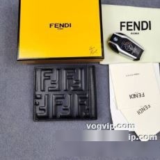 スーパーコピー 2022秋冬 上品な輝きを放つ形 フェンディ FENDI 二つ折り財布 メンズ財布 お札も楽々、驚きの大容量