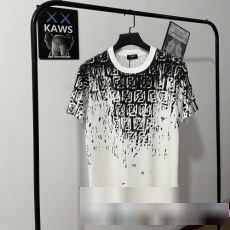 フェンディ FENDI偽物ブランド 圧倒的な高級感 半袖Tシャツ 体の運動機能を助け 2023夏季 2色可選