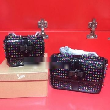 2022 クリスチャンルブタンコピー高級感を備えている  ショルダーバッグ Christian Louboutinコピー 気軽に持てる     