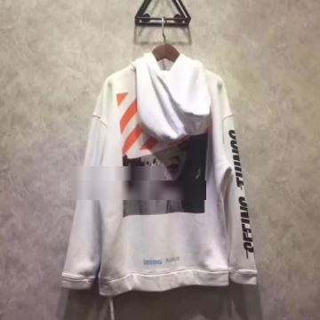 OFF-WHITEコピー シックスタイルに活躍 パーカー 派手 2022 オフホワイトコピー          