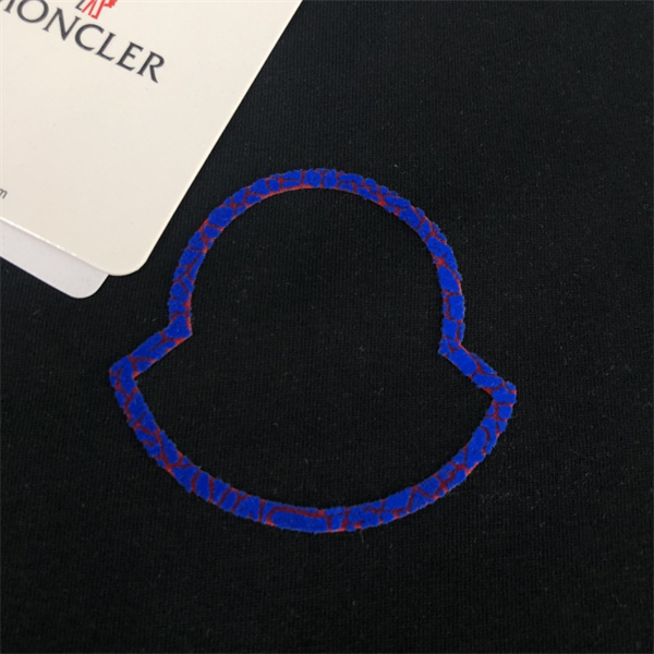 斬新なデザイン MONCLER スーパーコピー Ｔシャツ ロゴ 純綿素材  モンクレール 