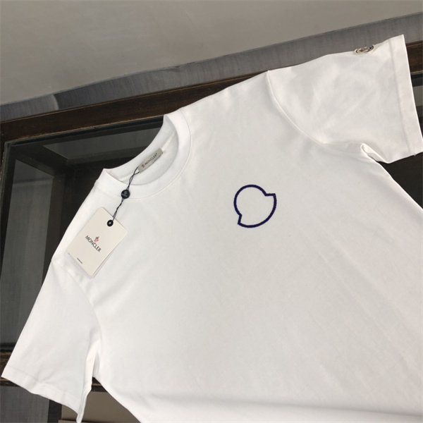 斬新なデザイン MONCLER スーパーコピー Ｔシャツ ロゴ 純綿素材  モンクレール 