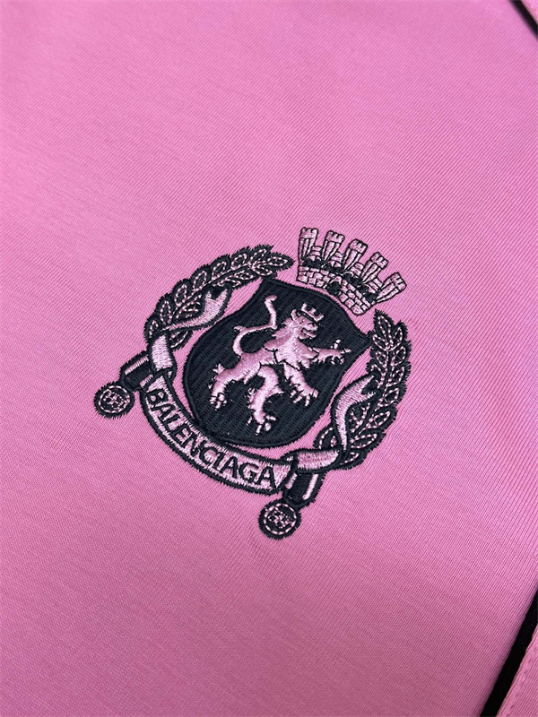 コラボ BALENCIAGA スーパーコピー Ｔシャツ バルセロナ サッカー 10番 バレンシアガ X Manchester United F.C.