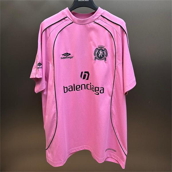 コラボ BALENCIAGA スーパーコピー Ｔシャツ バルセロナ サッカー 10番 バレンシアガ X Manchester United F.C.