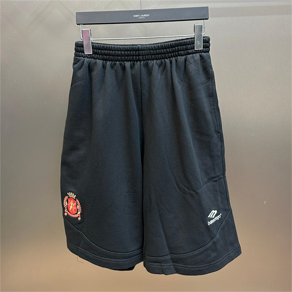 バレンシアガ 偽物 ハーフパンツ SOCCER BUGGY ロゴ 刺繡 オーバーサイズ モダン X Manchester United F.C.