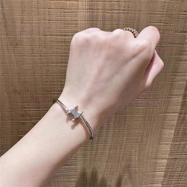 セリーヌ スーパーコピー ブレスレット トリオンフ アシンメトリック 2色 CELINE