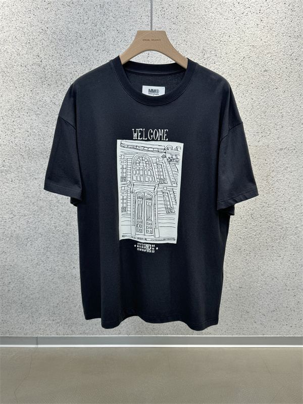 MM6 Maison Margiela スーパーコピーのノートブックスケッチグラフィックプリントTシャツ：洗練されたデザ