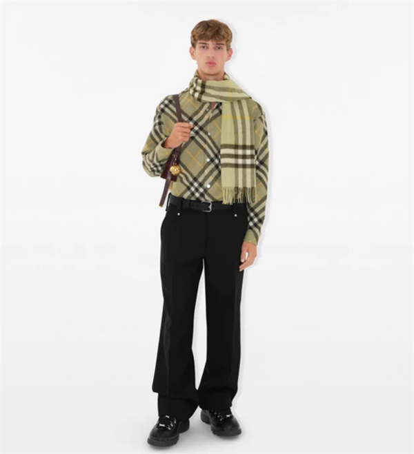 バーバリー(BURBERRY) スーパーコピー 新作「チェック ウールブレンド オーバーシャツ」がファッション界に登場