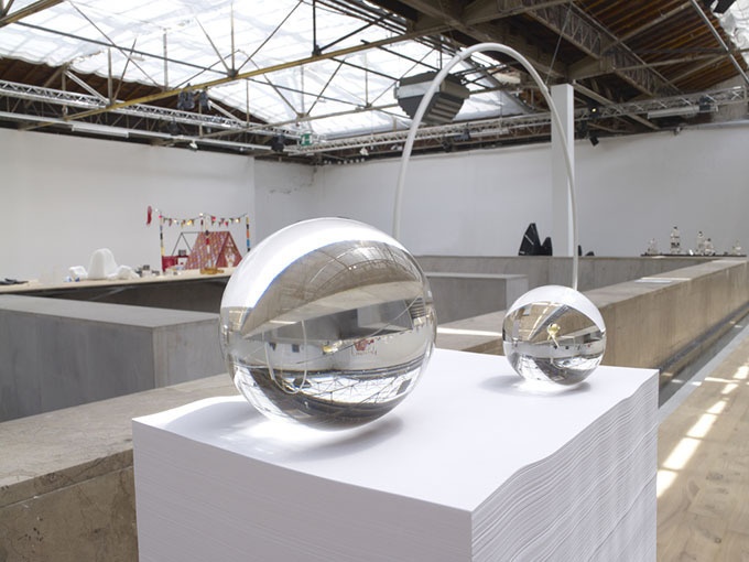若手アーティスト16人がエルメスの工房で制作した作品展「コンダンサシオン」 銀座メゾンエルメスで開催コピー