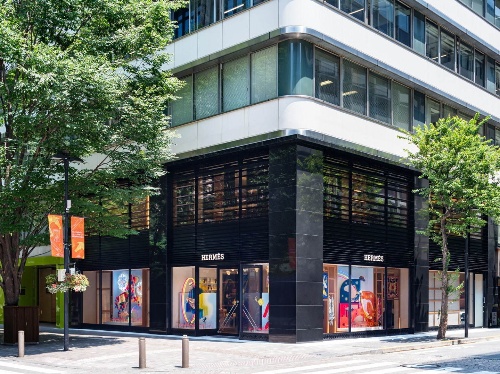 エルメス丸の内店リニューアル“緑と和”を感じる空間へ、西陣織など日本の伝統技術光るインテリアコピー