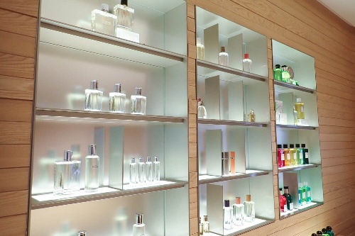 エルメスが東京・表参道に新路面店をオープン - シルク製品やレザーグッズ、コスメまで幅広くコピー エルメスが東京・表参道に新路面店をオープン - シルク製品やレザーグッズ、コスメまで幅広くコピー