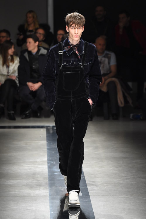 MSGM 2015-16年秋冬メンズコレクション - ロケットと宇宙に憧れてコピー