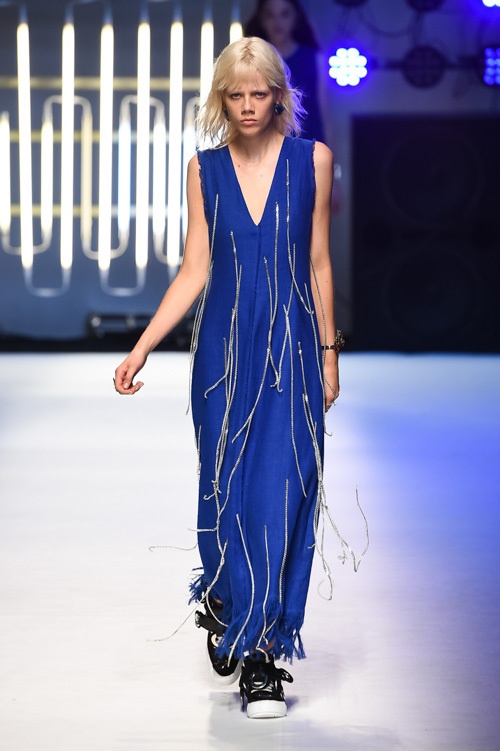 MSGM 2016年春夏コレクション - ポップとロック、ジャンルを超えたガーリーな音楽コピー