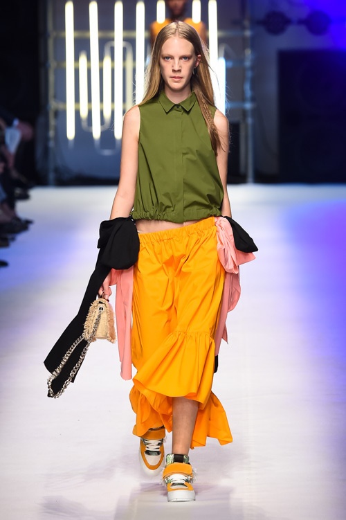 MSGM 2016年春夏コレクション - ポップとロック、ジャンルを超えたガーリーな音楽コピー
