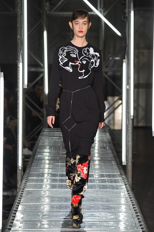 MSGM 2016-17年秋冬ウィメンズコレクション - 鮮やかな色柄があふれる刺激的な世界コピー