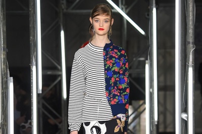 MSGM 2016-17年秋冬ウィメンズコレクション - 鮮やかな色柄があふれる刺激的な世界