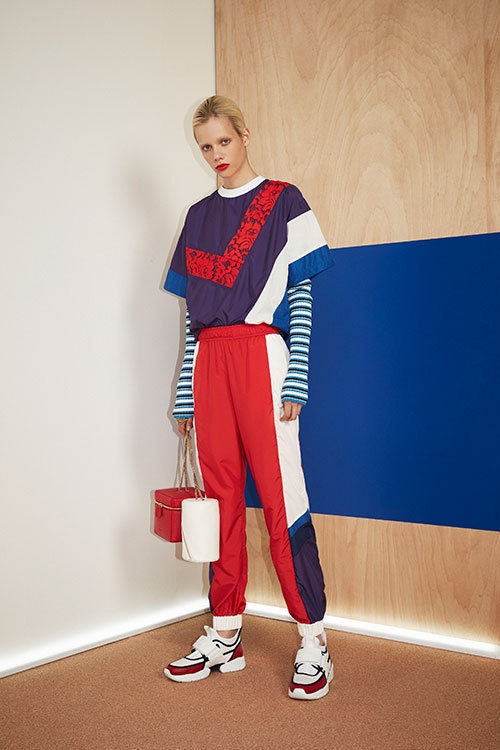 MSGM 2017年リゾート - スポーティーな女性に捧げる満開の花々コピー