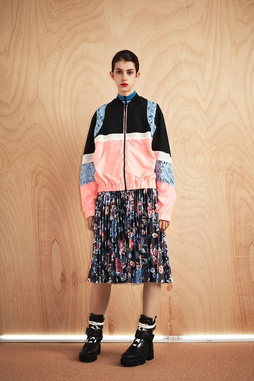 MSGM 2017年リゾート - スポーティーな女性に捧げる満開の花々コピー