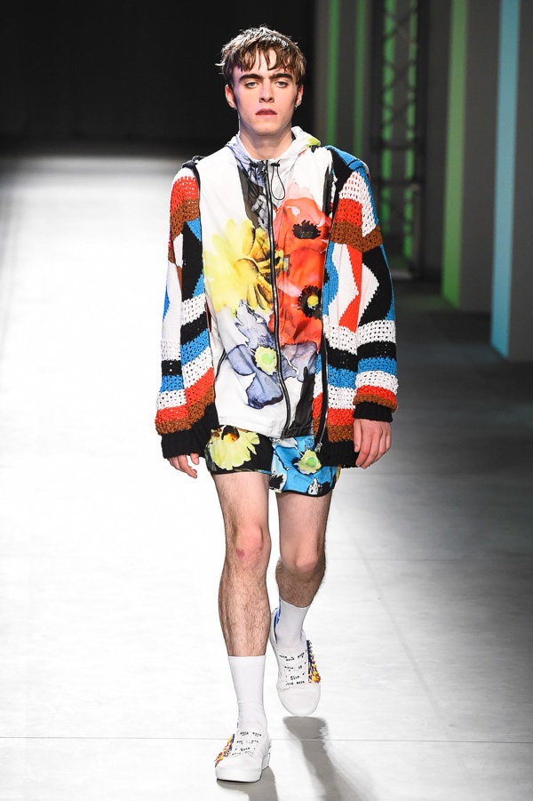 MSGM 2018年春夏メンズコレクション - 季節は夏、高鳴る気持ちを色柄に込めてコピー MSGM 2018年春夏メンズコレクション - 季節は夏、高鳴る気持ちを色柄に込めてコピー