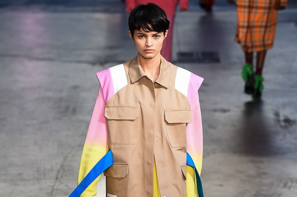 MSGM 2018年春夏コレクション - 色彩のエネルギーに身をまかせて