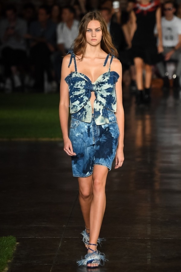 MSGM 2019年春夏コレクション - ビビッドカラーが飛び交い、新しい季節を告げるコピー MSGM 2019年春夏コレクション - ビビッドカラーが飛び交い、新しい季節を告げるコピー