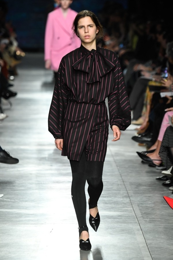 MSGM 2019-20年秋冬ウィメンズコレクション - ポップなハートに心躍らせてコピー MSGM 2019-20年秋冬ウィメンズコレクション - ポップなハートに心躍らせてコピー