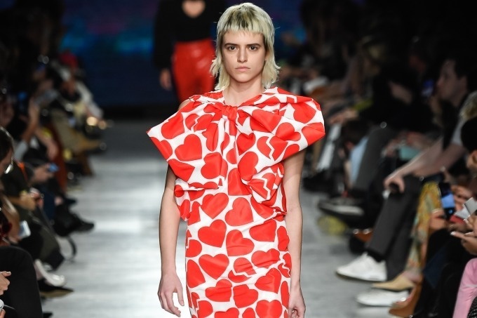 MSGM 2019-20年秋冬ウィメンズコレクション - ポップなハートに心躍らせて