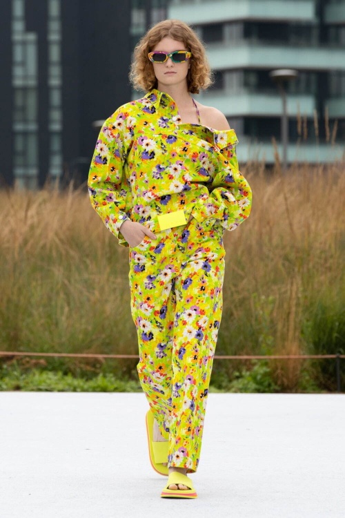 MSGM 2022年春夏ウィメンズコレクション - 過去と今を繋ぐ、ピクニックパーティコピー MSGM 2022年春夏ウィメンズコレクション - 過去と今を繋ぐ、ピクニックパーティコピー