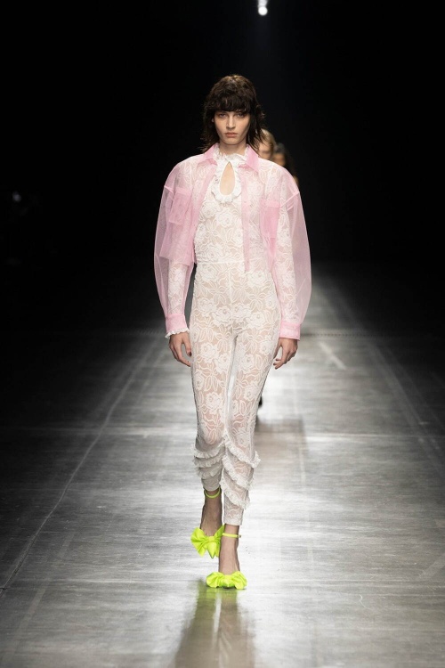 MSGM 2023年春夏コレクション - 型にはまらない、空想上のウェディングコピー MSGM 2023年春夏コレクション - 型にはまらない、空想上のウェディングコピー