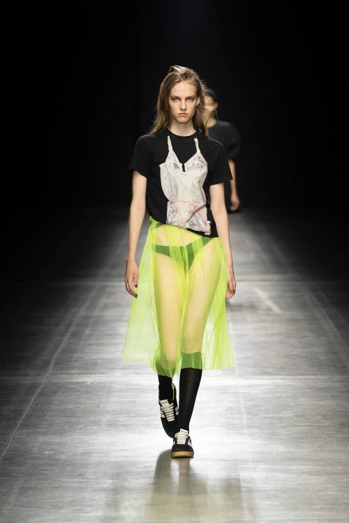 MSGM 2023年春夏コレクション - 型にはまらない、空想上のウェディングコピー MSGM 2023年春夏コレクション - 型にはまらない、空想上のウェディングコピー