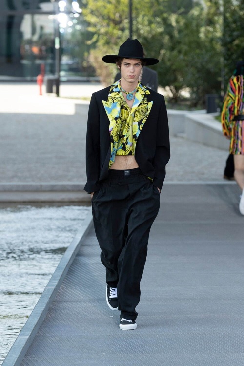 MSGM 2023年春夏メンズコレクション - 人類と自然が調和した「夢の島」コピー MSGM 2023年春夏メンズコレクション - 人類と自然が調和した「夢の島」コピー