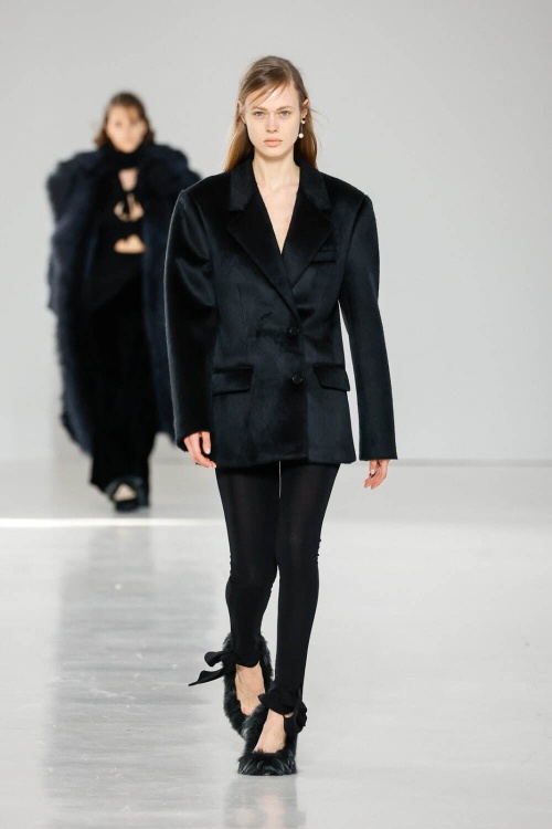 MSGM 2023-24年秋冬ウィメンズコレクション - 移ろう夢に感性をゆだねてコピー MSGM 2023-24年秋冬ウィメンズコレクション - 移ろう夢に感性をゆだねてコピー
