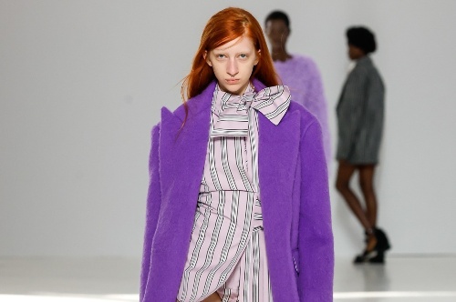 MSGM 2023-24年秋冬ウィメンズコレクション - 移ろう夢に感性をゆだねて