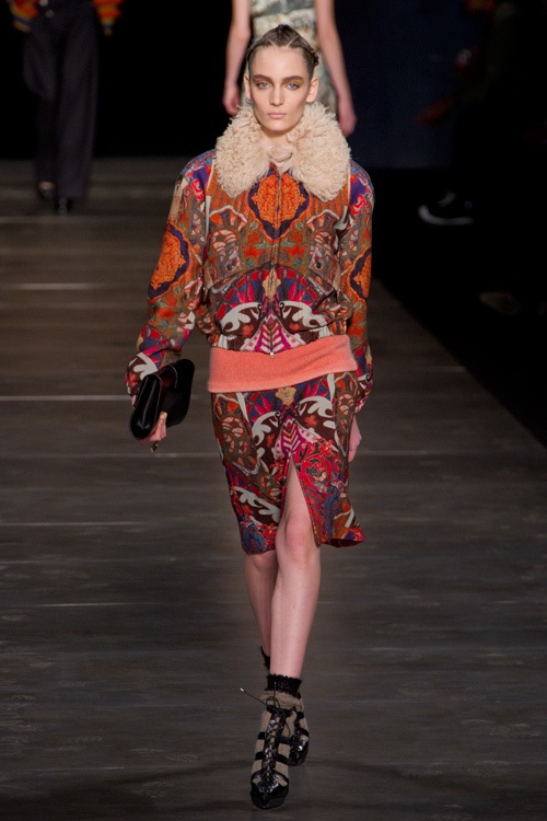 伝統をフューチャリスティックに再解釈したエトロ(ETRO)の2011-12年秋冬コレクションコピー