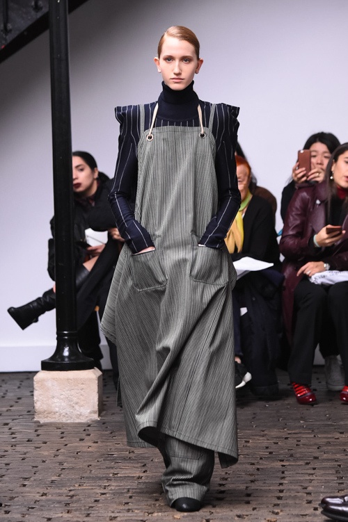 ネヘラ(NEHERA) 2017-18年秋冬コレクション - 想定外の出会いが招く繊細さと官能性コピー