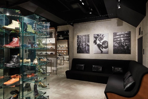 tokyovitaminの展覧会、表参道ドクターマーチン ショールームTYOで映像・アートブーツ展示コピー tokyovitaminの展覧会、表参道ドクターマーチン ショールームTYOで映像・アートブーツ展示コピー