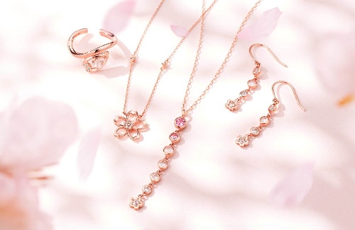 オデュース4℃の新作ジュエリー、“春に咲く花々”桜のネックレスやネモフィラのピアスコピー オデュース4℃の新作ジュエリー、“春に咲く花々”桜のネックレスやネモフィラのピアスコピー