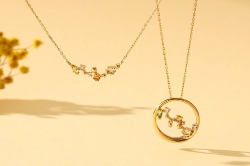 カナル 4℃“ミモザモチーフ”の新作ジュエリー、カラーストーン輝くネックレス＆ピアス