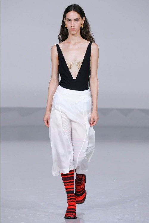 TOGA 2023年春夏コレクション - 女流写真家・山沢栄子の作品をインスピレーション源にコピー TOGA 2023年春夏コレクション - 女流写真家・山沢栄子の作品をインスピレーション源にコピー