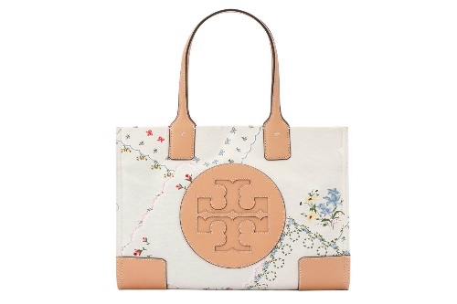 トリー バーチ新作“フラワー刺繍ハンカチ”ハンドバッグ、鮮やか“クリスタル”付きサンダルもコピー