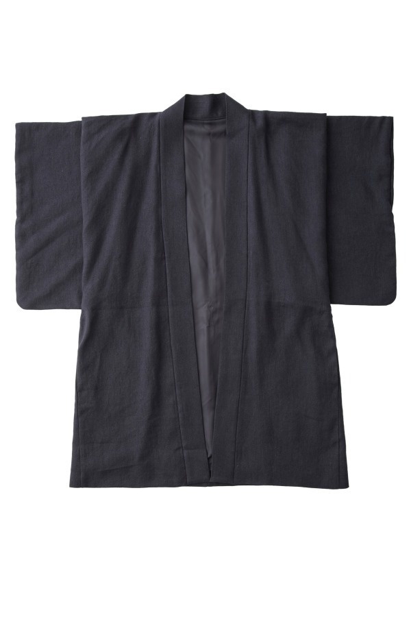 トローヴの浴衣ライン「和ROBE」からウール地の羽織袴や中綿入りどてら型ブルゾンコピー