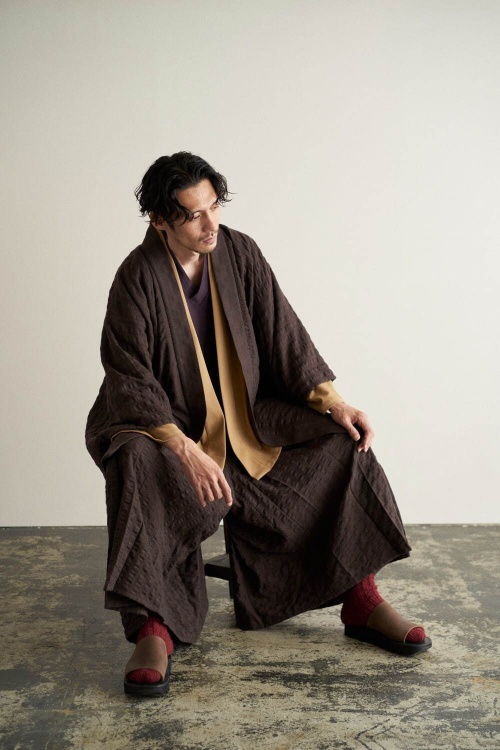 和ROBE“防寒性”に優れたウール羽織コートや高機能フリース羽織など新作、冬の“鯉口シャツ”もコピー 和ROBE“防寒性”に優れたウール羽織コートや高機能フリース羽織など新作、冬の“鯉口シャツ”もコピー